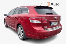 punainen Toyota Avensis 2011 kuva 2.