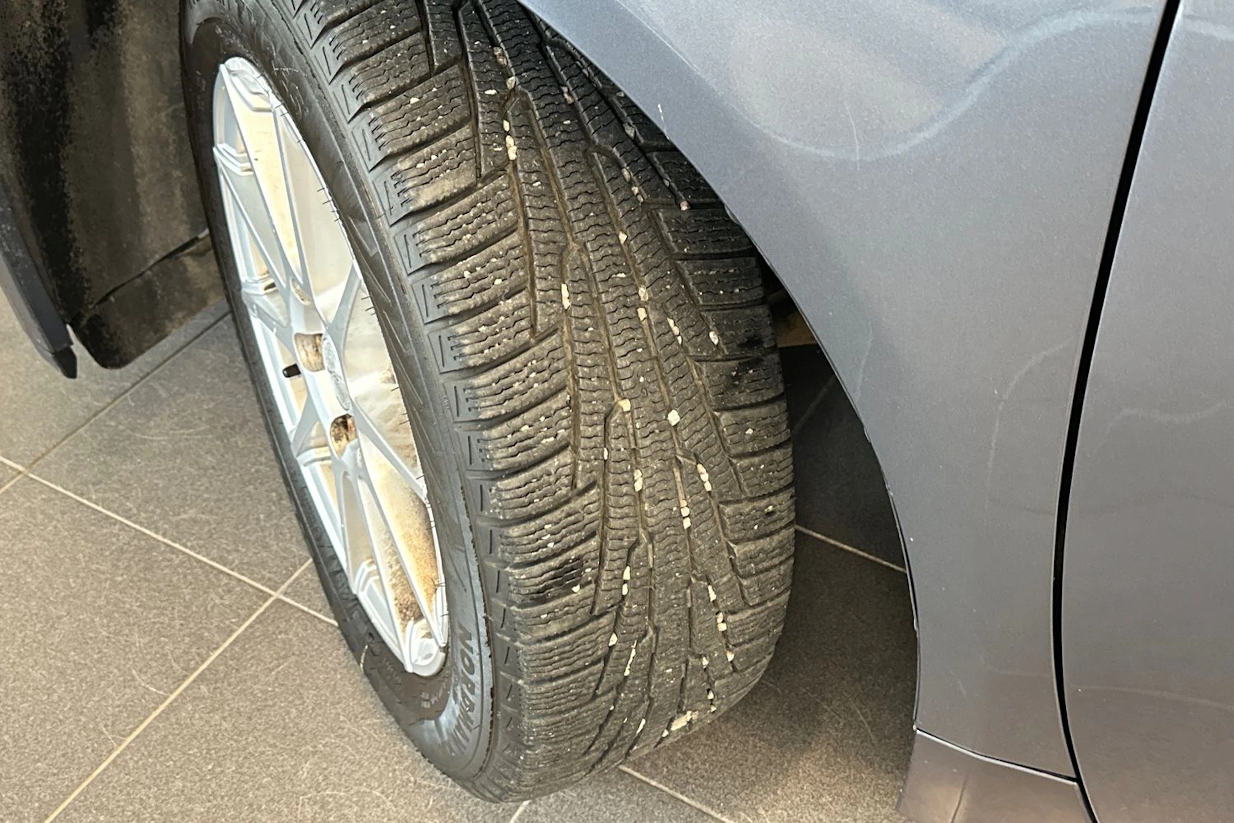 sininen Toyota Avensis 2011 kuva 10.