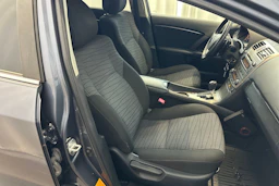 sininen Toyota Avensis 2011 kuva 11.