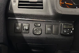 musta Toyota Avensis 2011 kuva 18.