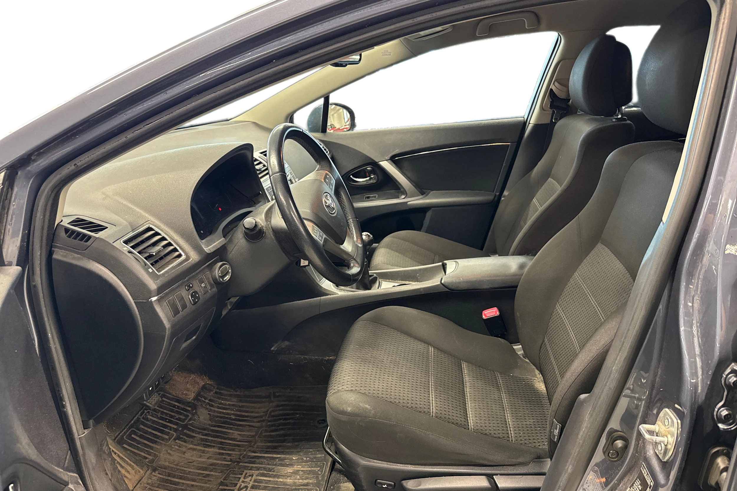 sininen Toyota Avensis 2012 kuva 6.
