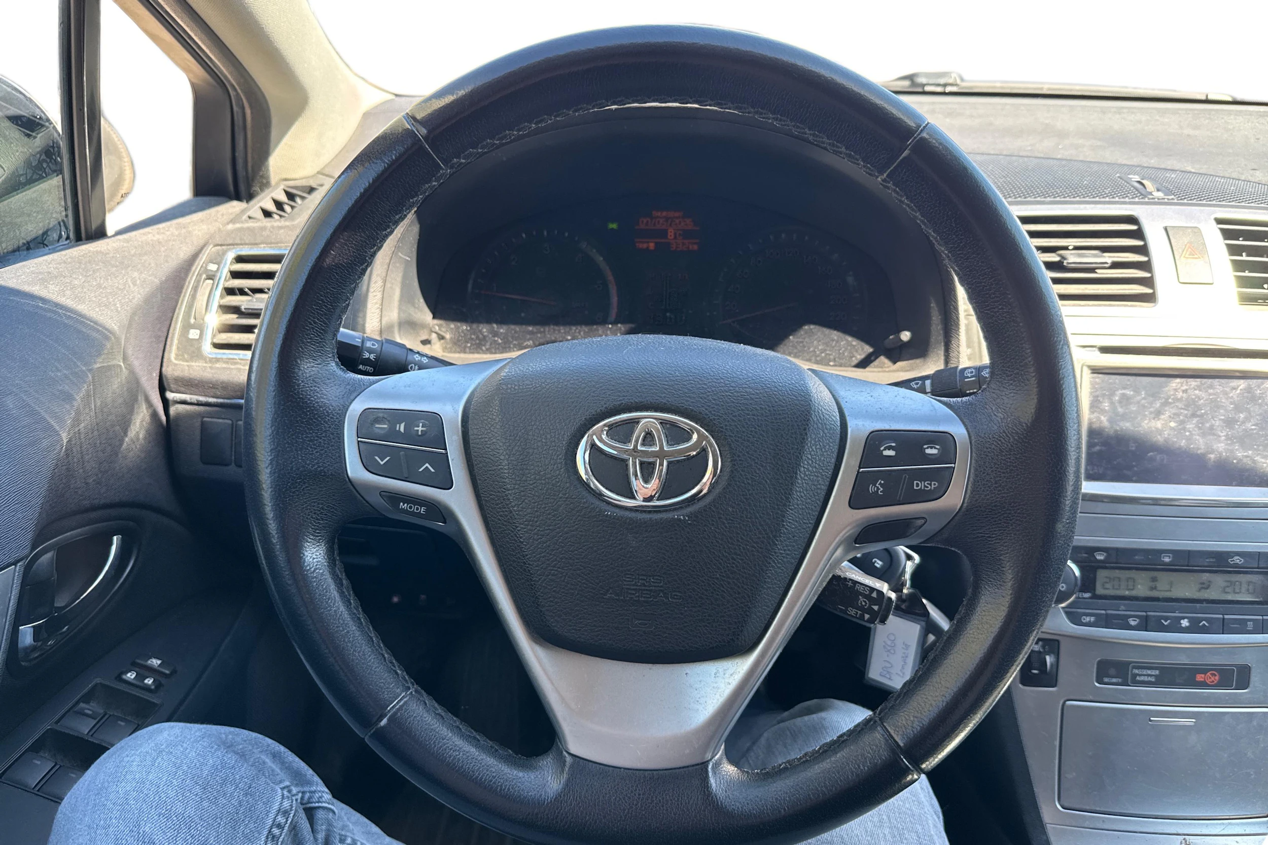 sininen Toyota Avensis 2012 kuva 7.