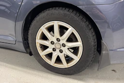 sininen Toyota Avensis 2012 kuva 10.