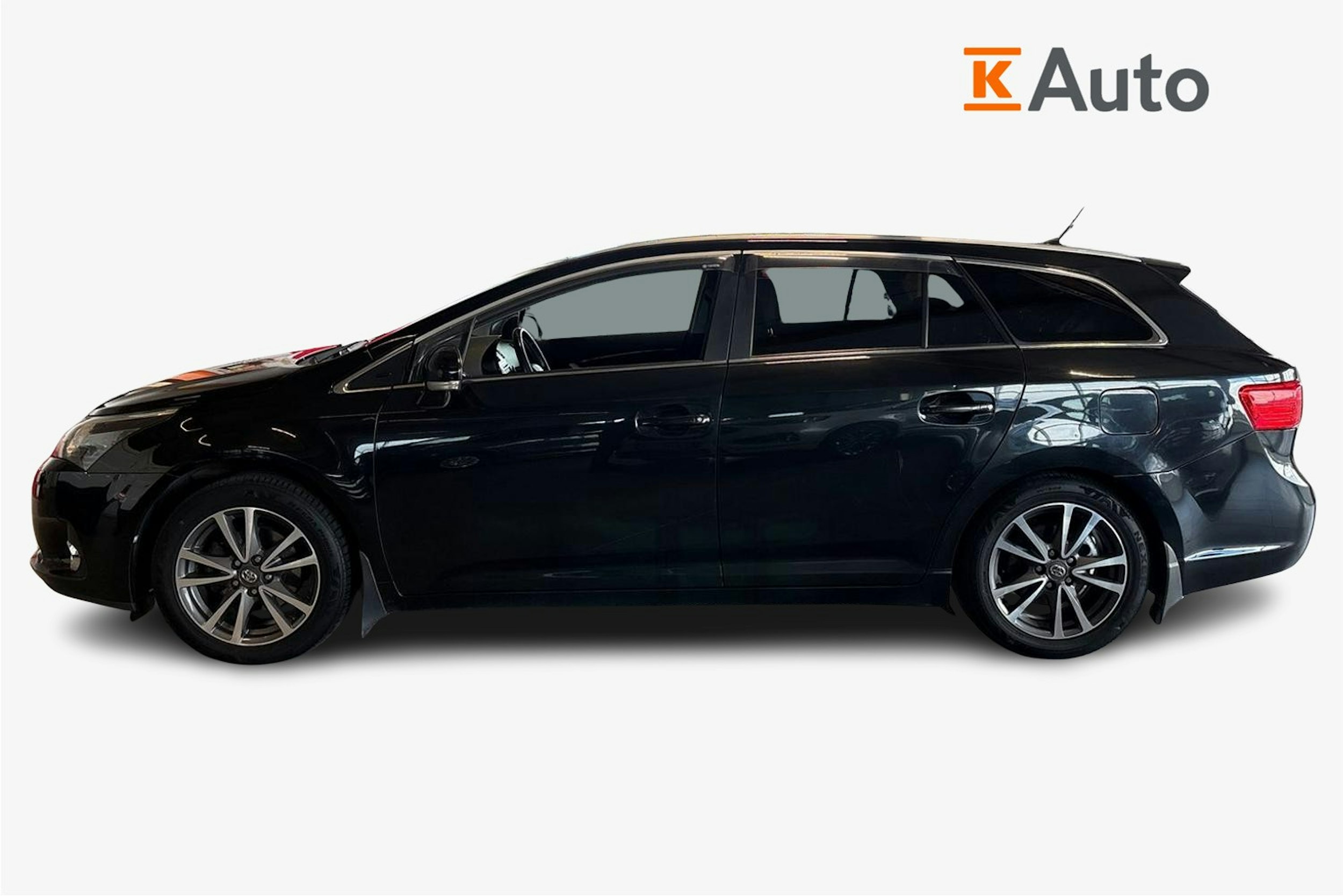 musta Toyota Avensis 2012 kuva 6.