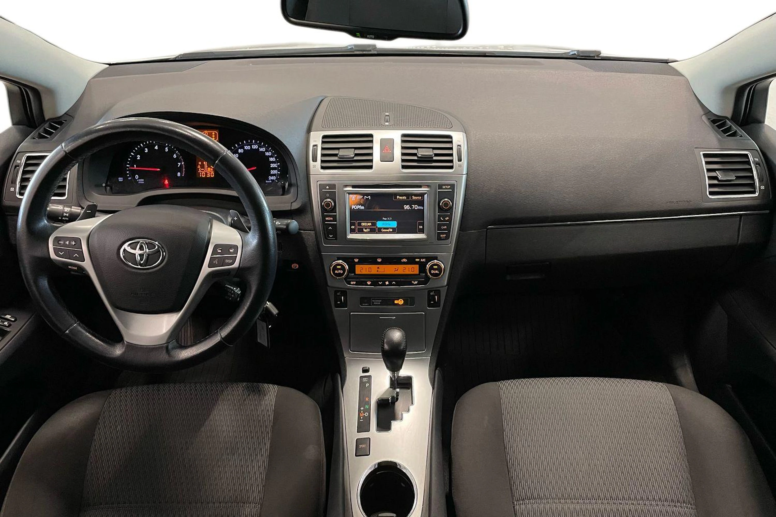 hopea Toyota Avensis 2012 kuva 7.