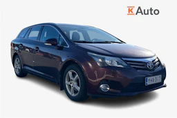 punainen Toyota Avensis 2012 kuva 1.