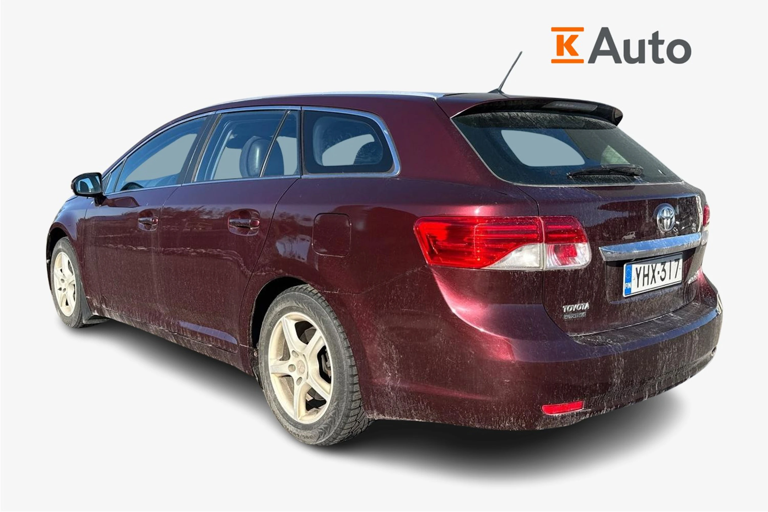 punainen Toyota Avensis 2012 kuva 2.
