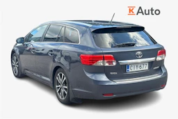 sininen Toyota Avensis 2013 kuva 2.