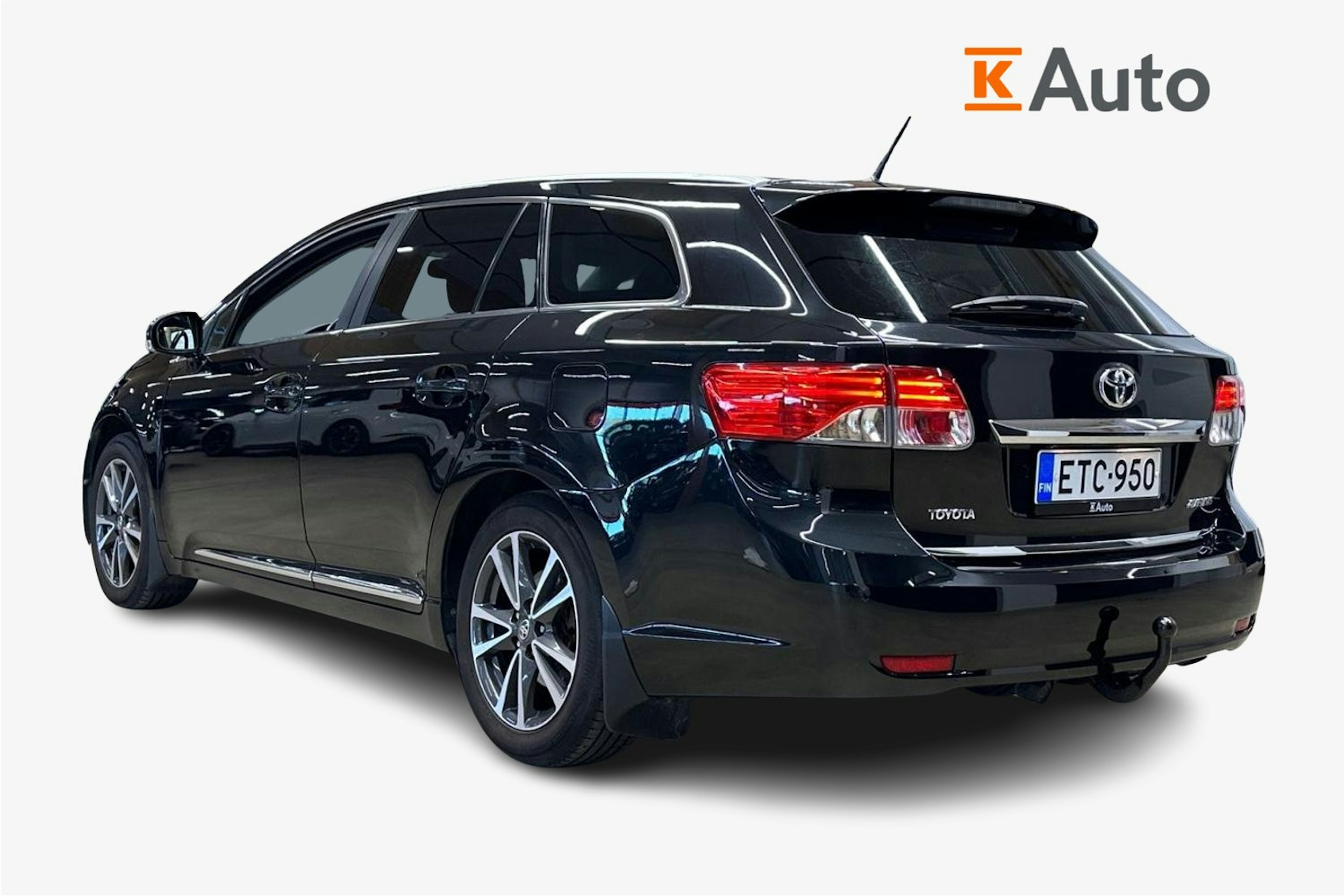 met. musta Toyota Avensis 2013 kuva 2.