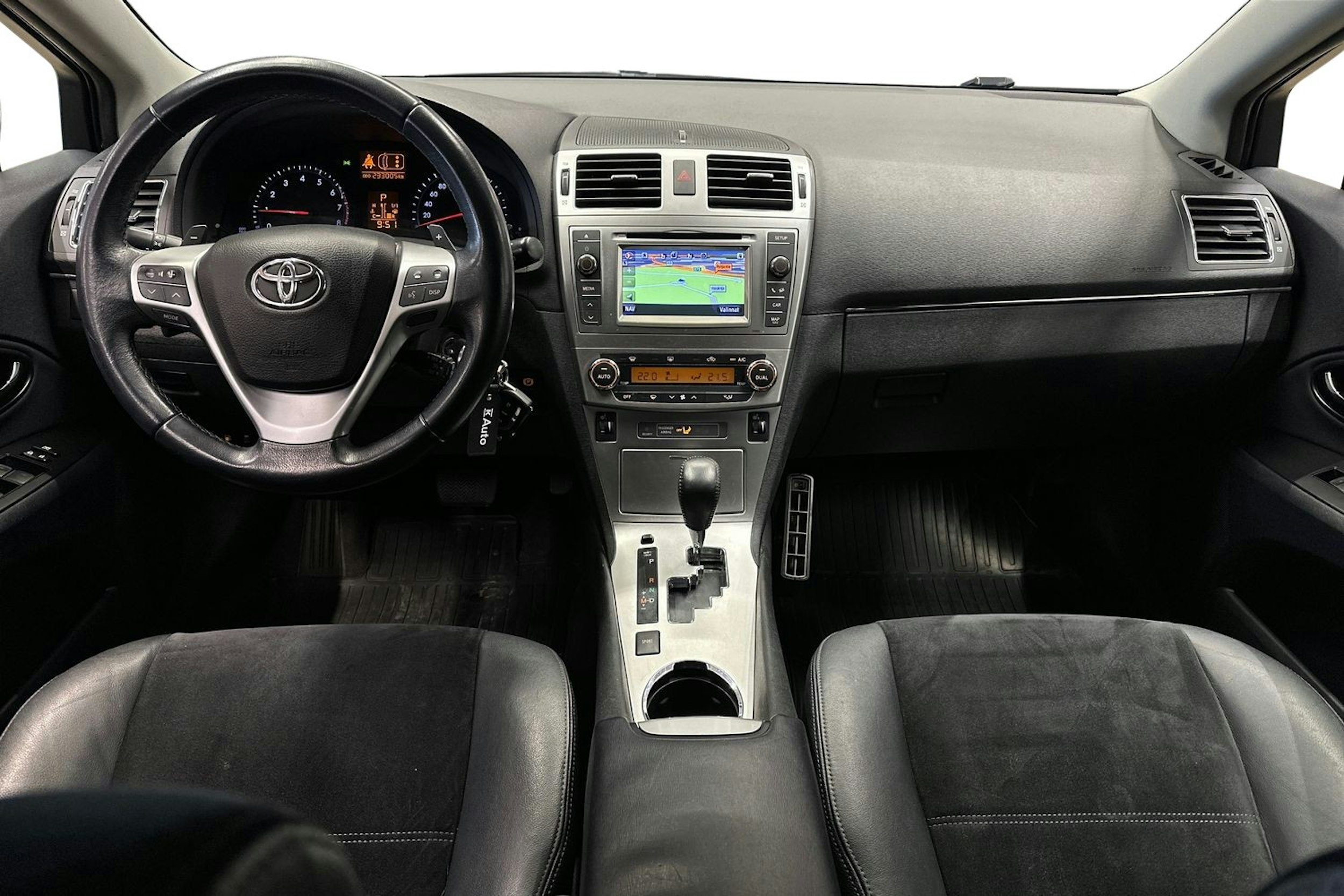 met. musta Toyota Avensis 2013 kuva 7.