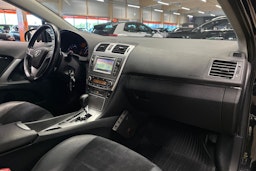 met. musta Toyota Avensis 2013 kuva 9.