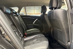 met. musta Toyota Avensis 2013 kuva 11.