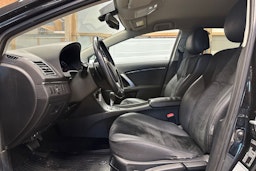 met. musta Toyota Avensis 2013 kuva 12.