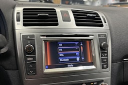 met. musta Toyota Avensis 2013 kuva 16.