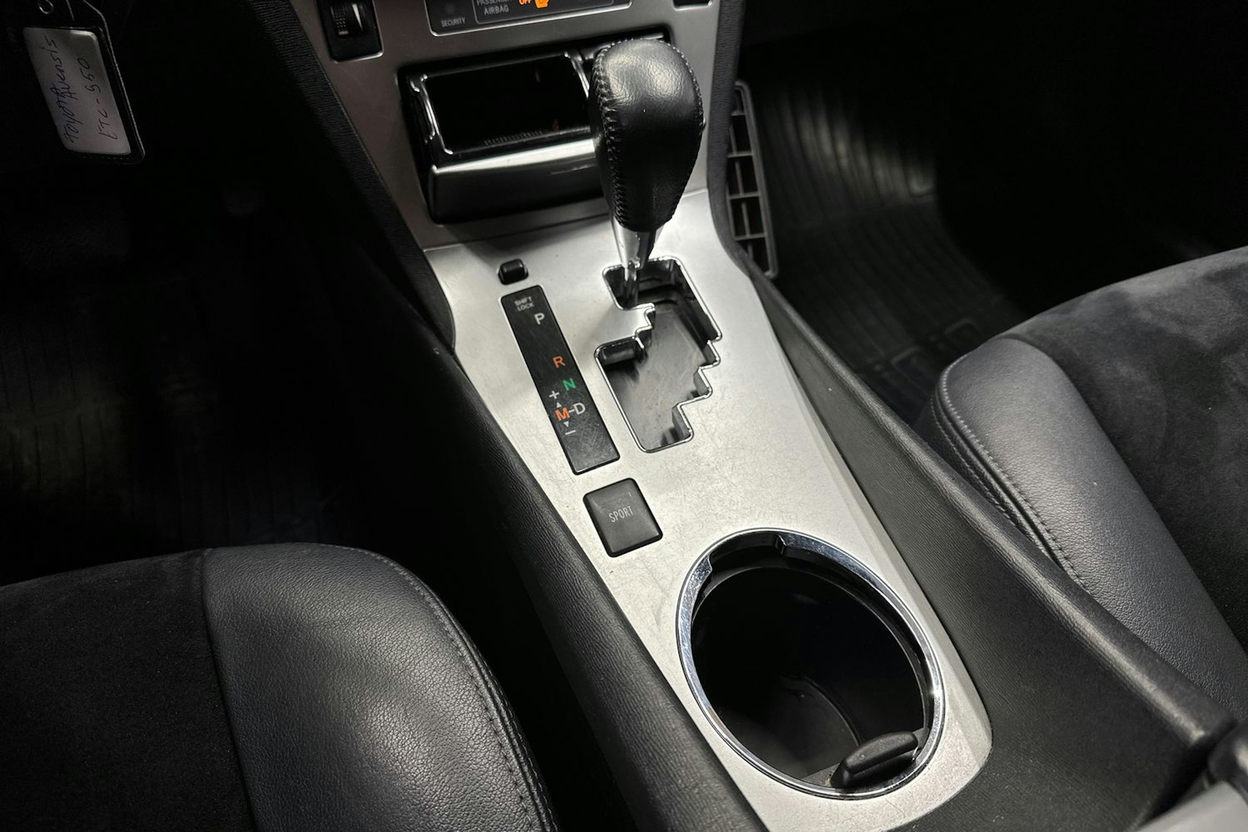 met. musta Toyota Avensis 2013 kuva 19.