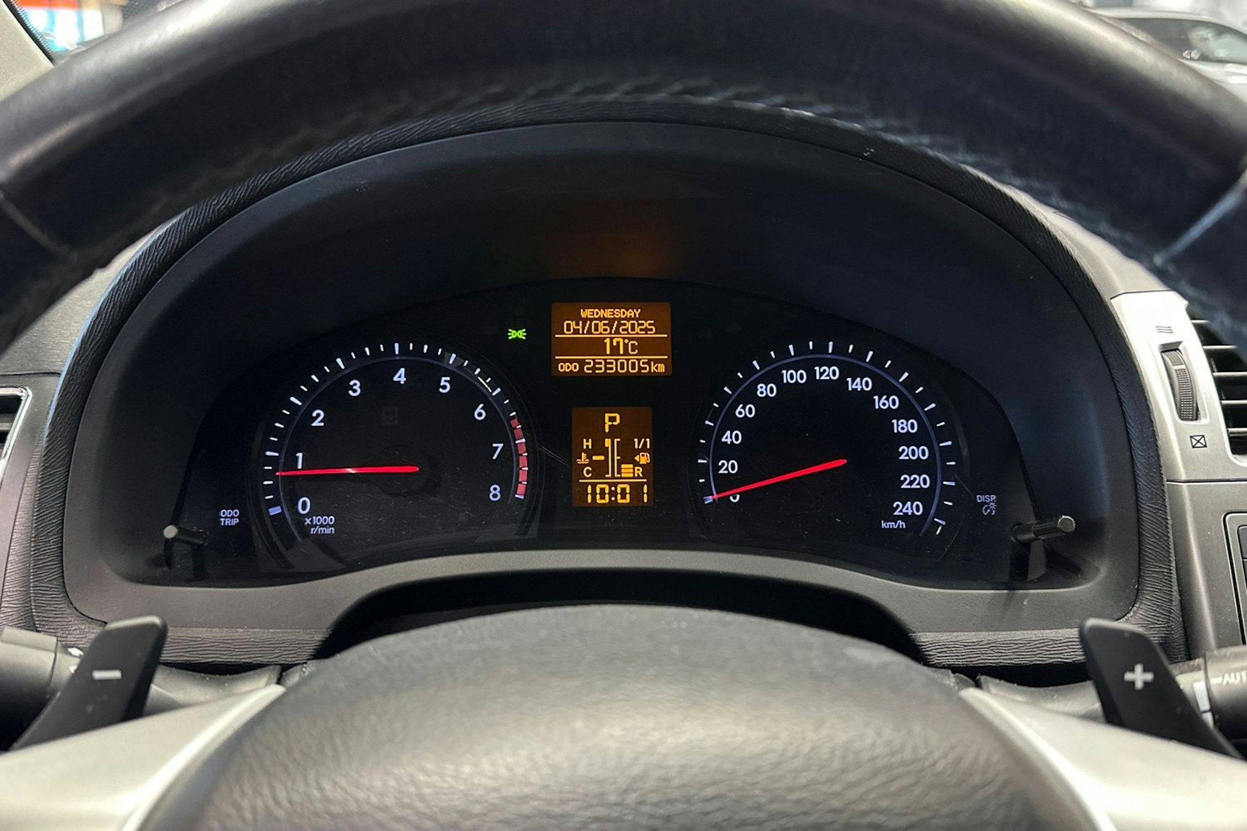 met. musta Toyota Avensis 2013 kuva 20.