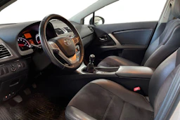 hopea Toyota Avensis 2013 kuva 6.