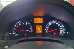 hopea Toyota Avensis 2013 kuva 13.