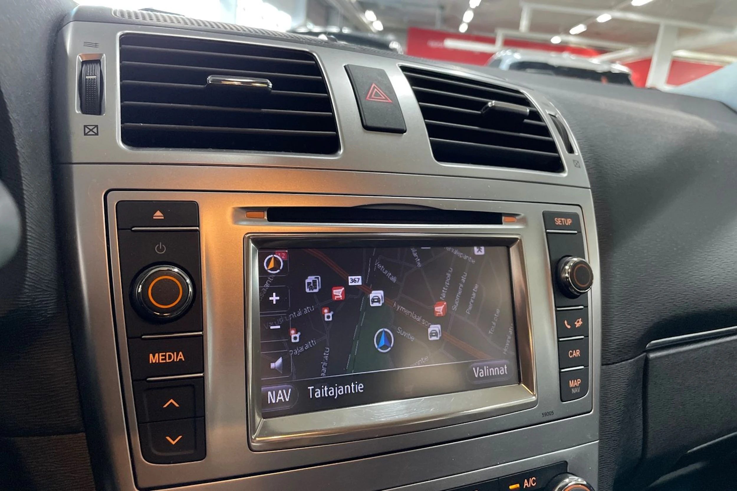 hopea Toyota Avensis 2013 kuva 15.