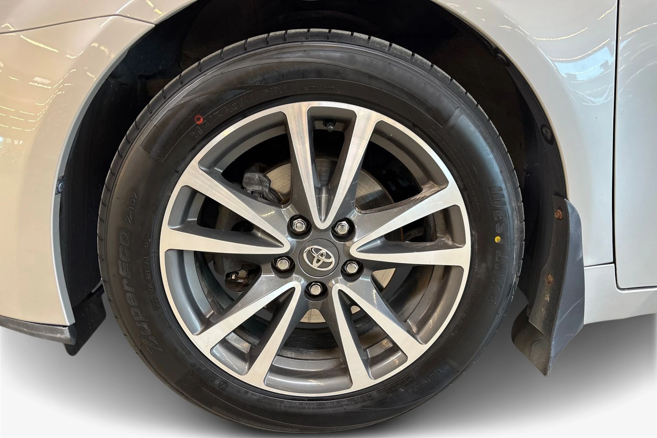 Hopea Toyota AVENSIS 2013 kuva 12.
