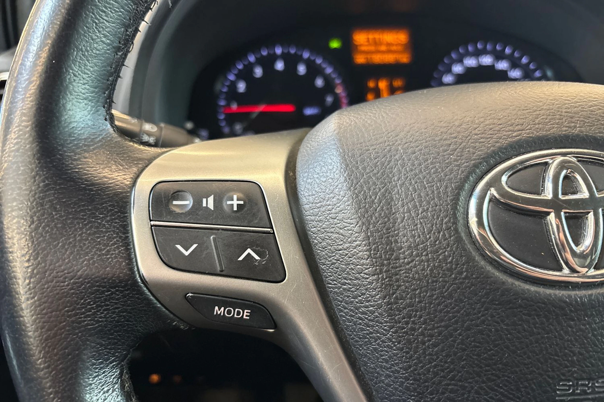 Hopea Toyota AVENSIS 2013 kuva 17.