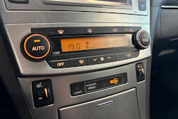 Hopea Toyota AVENSIS 2013 kuva 22.