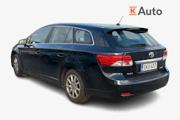 harmaa Toyota Avensis 2013 kuva 2.