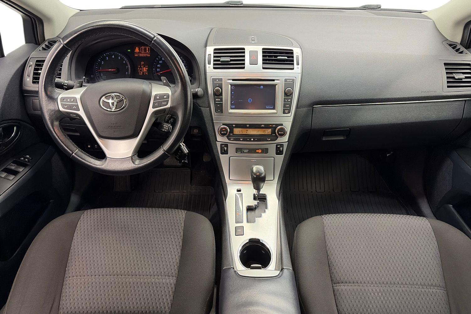 Toyota Avensis 2013, photo 7/21