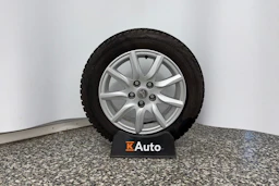 Sininen Toyota AVENSIS 2013 kuva 10.