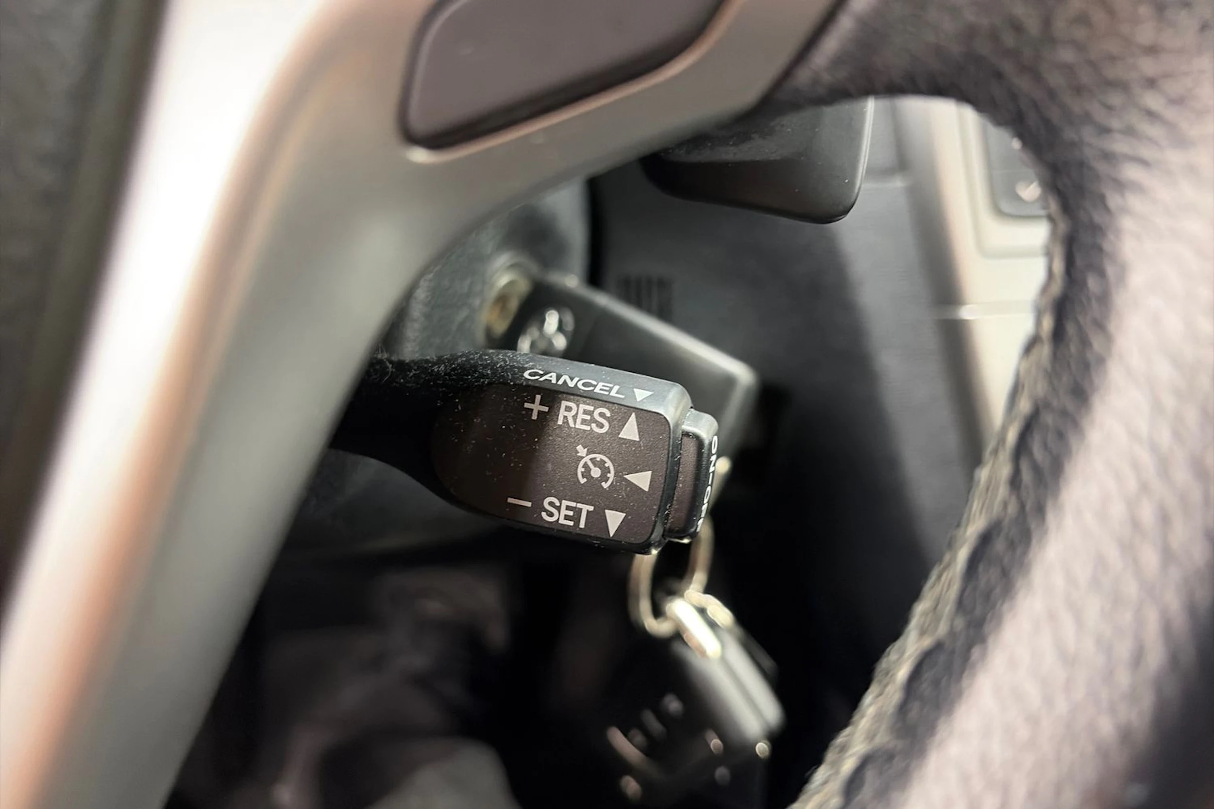 Sininen Toyota AVENSIS 2013 kuva 16.