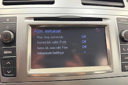 Sininen Toyota AVENSIS 2013 kuva 19.