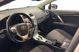 harmaa Toyota Avensis 2013 kuva 3.