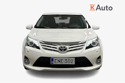 valkoinen Toyota Avensis 2014 kuva 5.