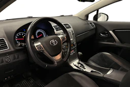 valkoinen Toyota Avensis 2014 kuva 7.