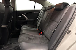 valkoinen Toyota Avensis 2014 kuva 10.