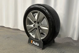 valkoinen Toyota Avensis 2014 kuva 13.