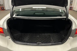 valkoinen Toyota Avensis 2014 kuva 14.