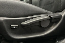 valkoinen Toyota Avensis 2014 kuva 16.