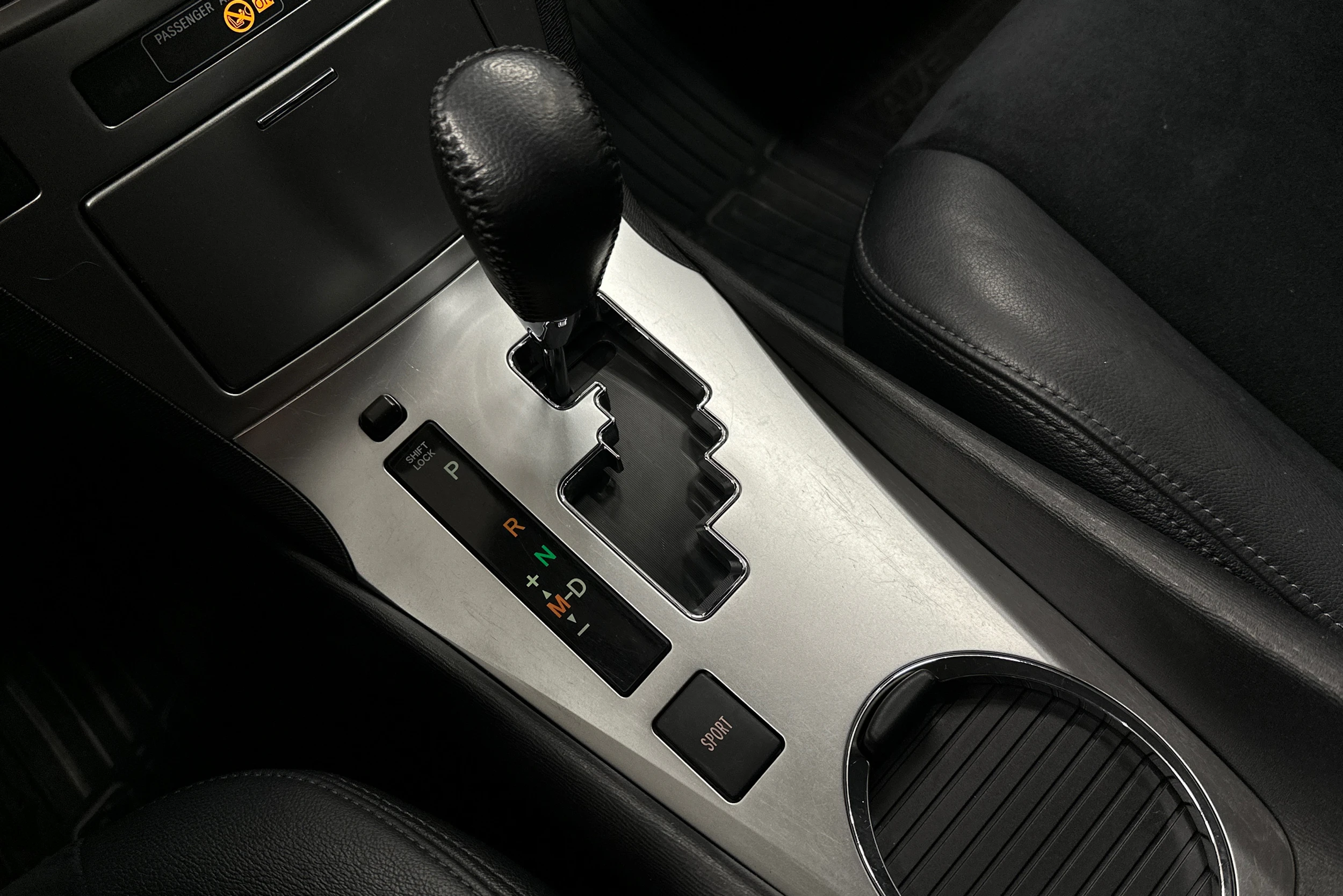 valkoinen Toyota Avensis 2014 kuva 26.