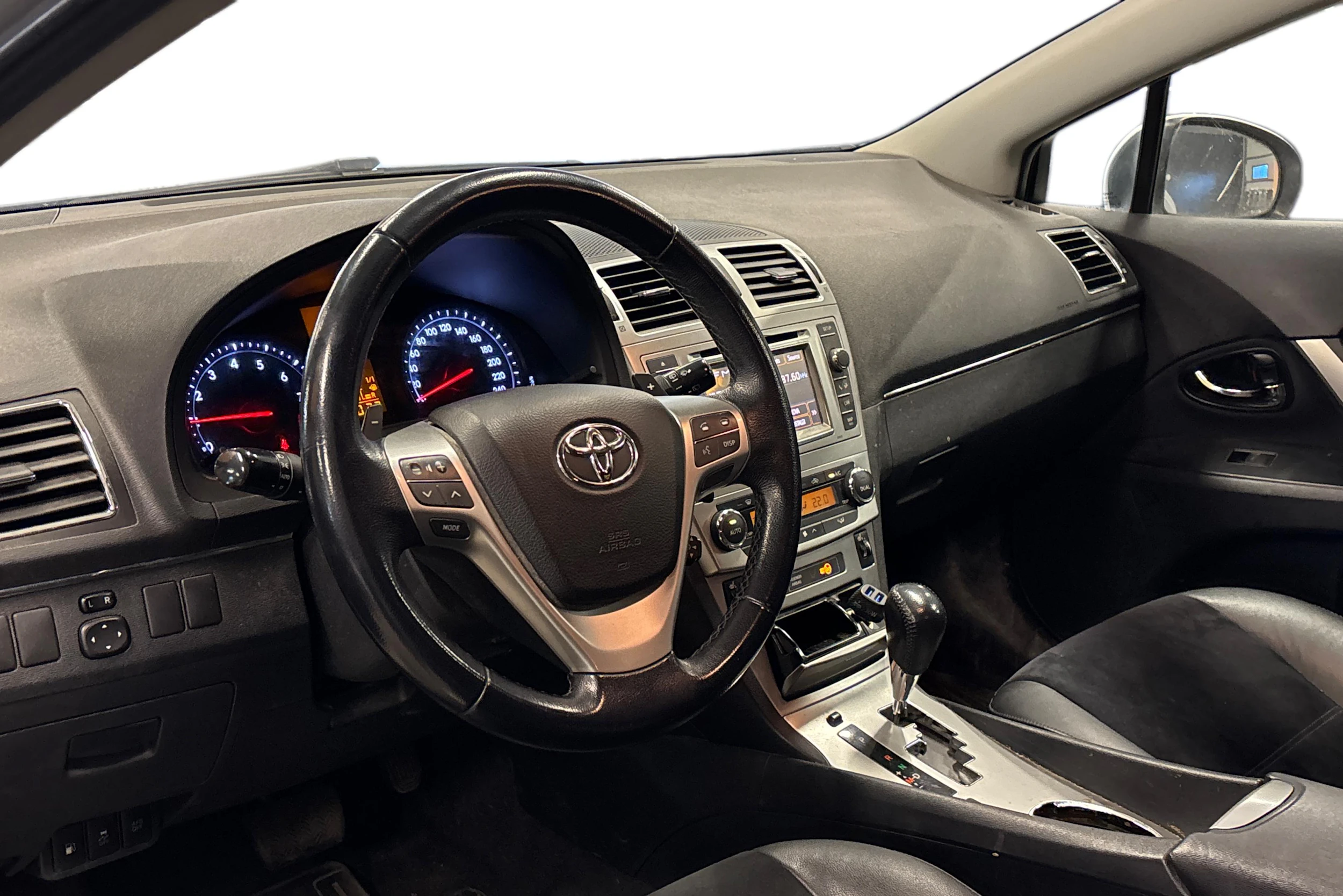 hopea Toyota Avensis 2014 kuva 3.