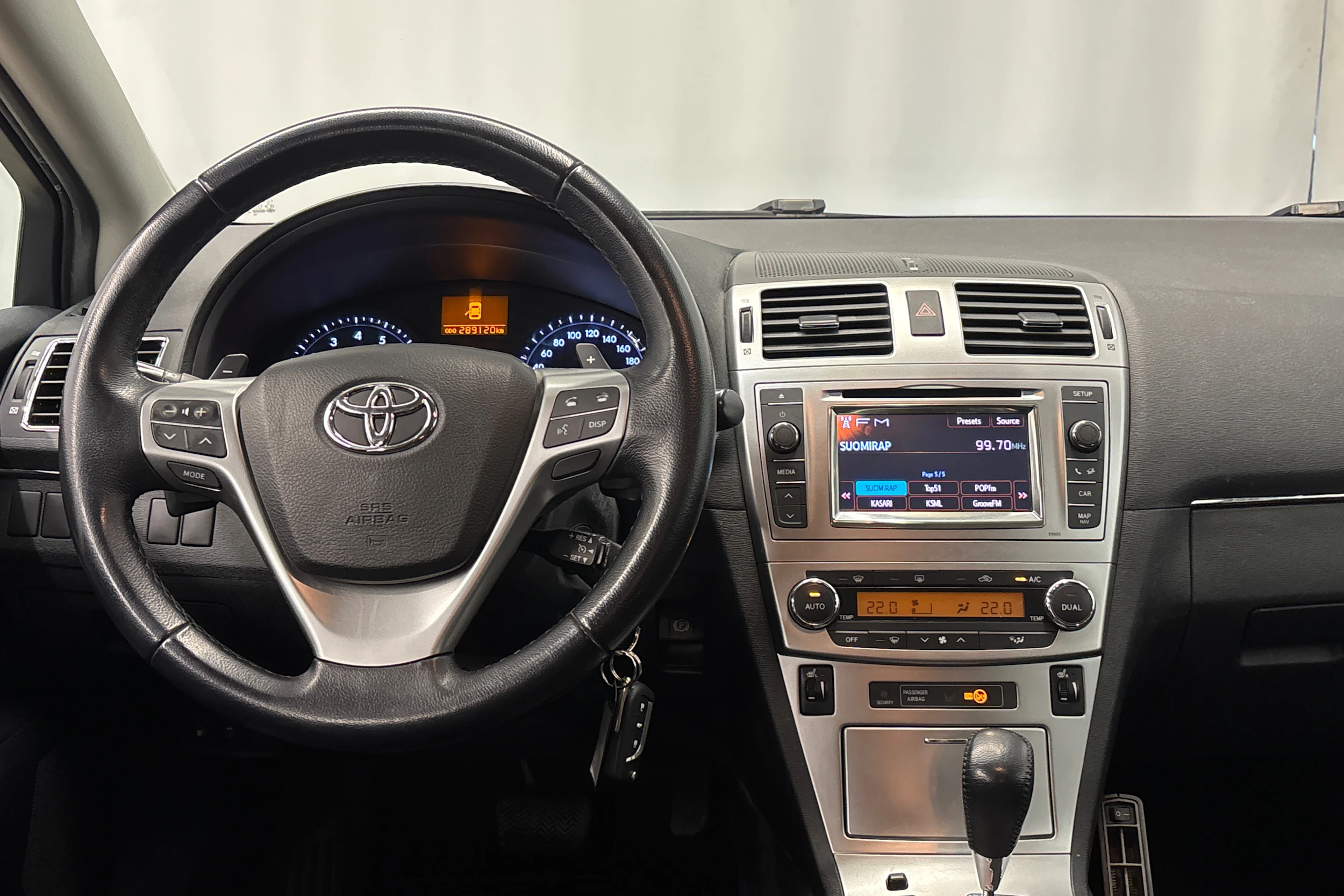 hopea Toyota Avensis 2014 kuva 16.