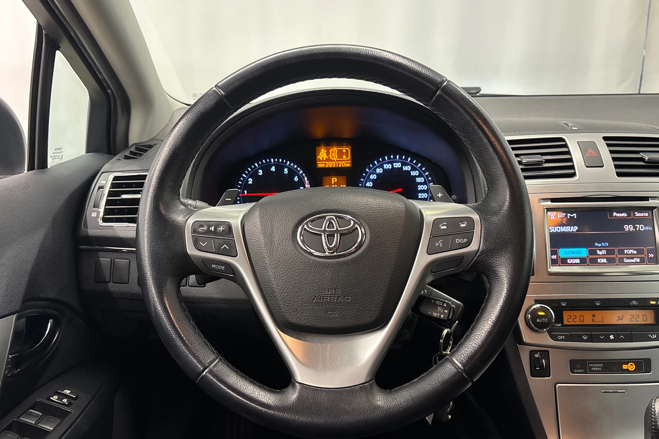 hopea Toyota Avensis 2014 kuva 17.