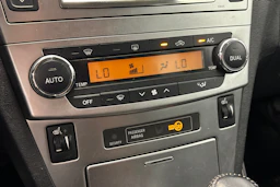 hopea Toyota Avensis 2014 kuva 25.