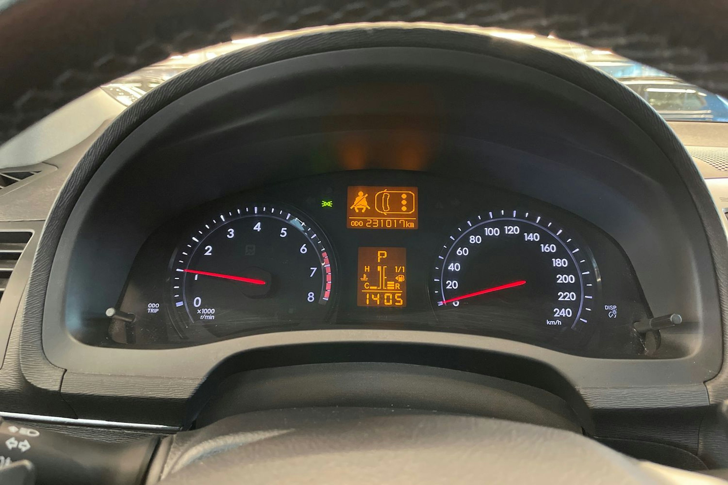 Musta Toyota AVENSIS 2014 kuva 14.