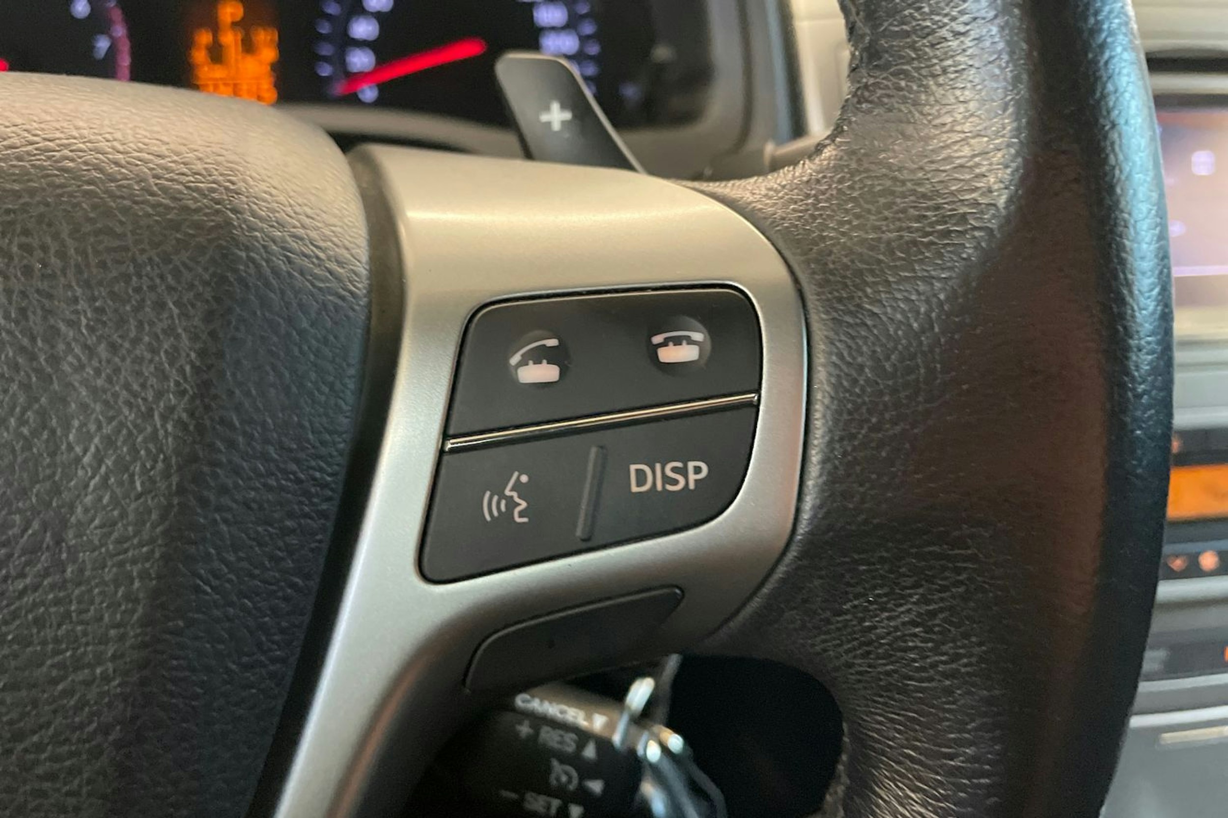 Musta Toyota AVENSIS 2014 kuva 16.