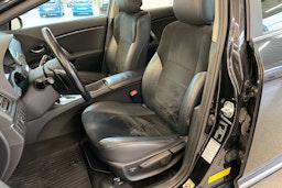 Musta Toyota AVENSIS 2014 kuva 21.