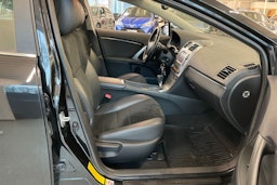 Musta Toyota AVENSIS 2014 kuva 22.