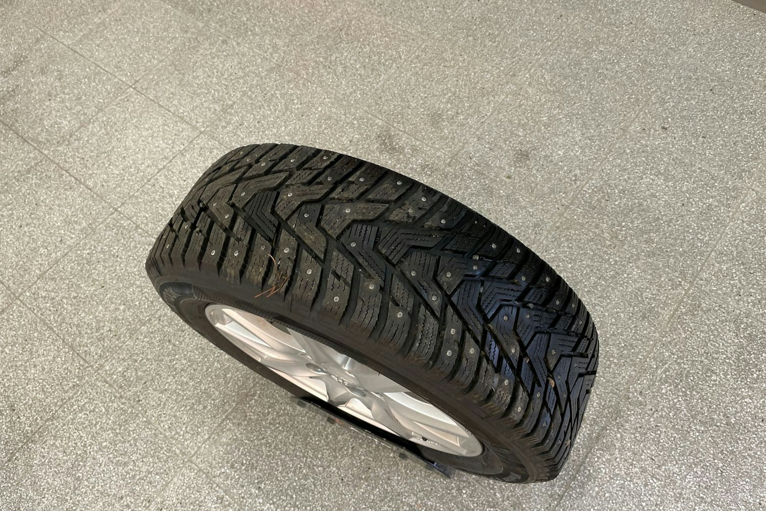 Musta Toyota AVENSIS 2014 kuva 25.