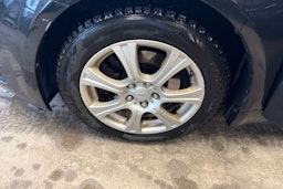 Musta Toyota AVENSIS 2014 kuva 10.