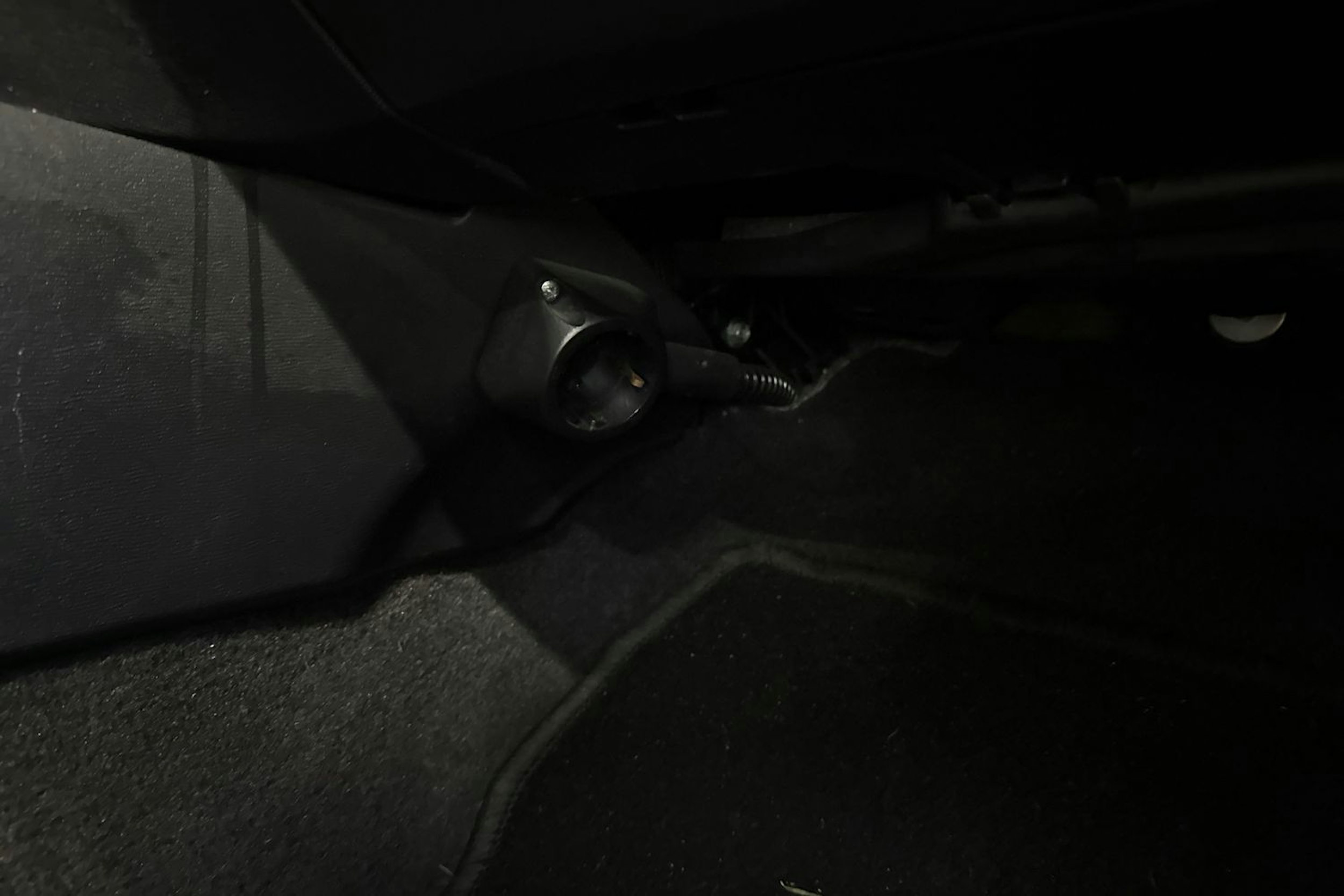 Musta Toyota AVENSIS 2014 kuva 15.